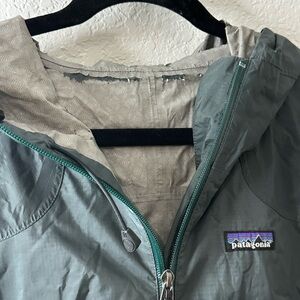 Patagonia Teal and Gray Zip-Up Jacket